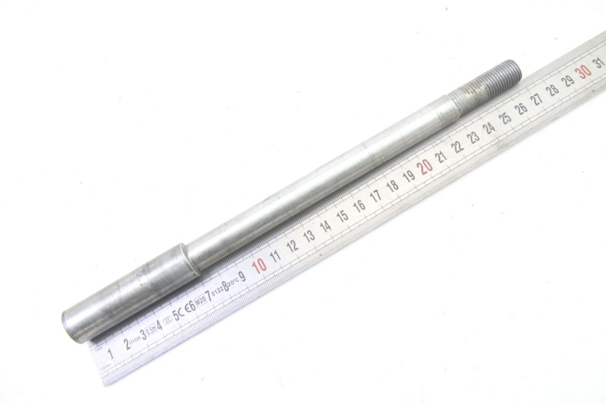 photo de OŚ KOŁA PRZEDNIEGO APRILIA CLASSIC 125 (1995 - 2001) - Zoom stanu zużycia