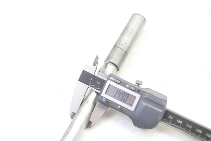 photo de OŚ KOŁA PRZEDNIEGO APRILIA CLASSIC 125 (1995 - 2001) - Widok ogólny