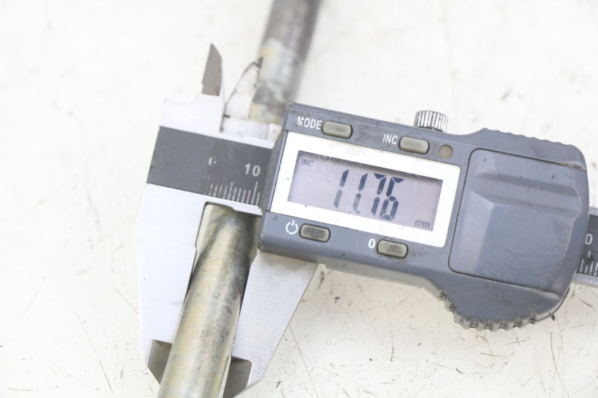 photo de OŚ KOŁA PRZEDNIEGO JIANSHE COYOTE 80 - Szczegół części