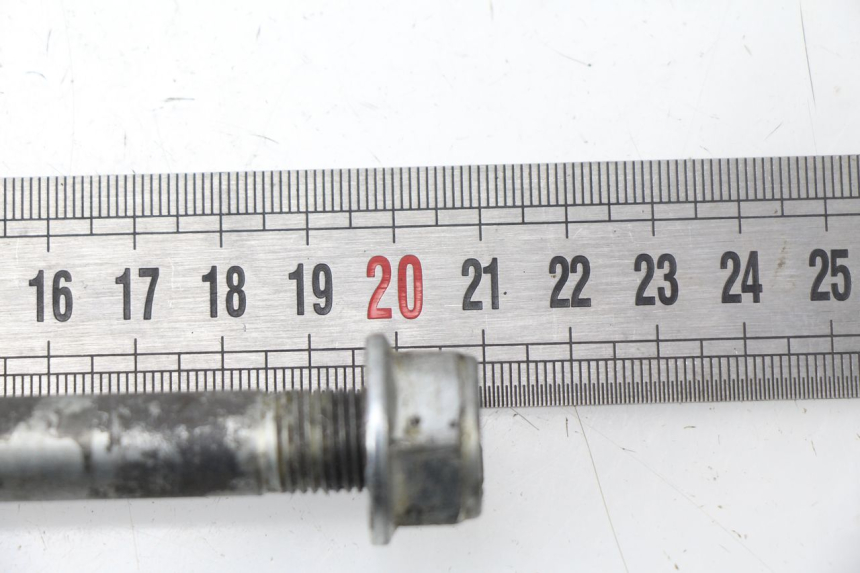 photo de OŚ KOŁA PRZEDNIEGO HONDA CRF CR-F 100 (2004 - 2013) - Zoom stanu zużycia