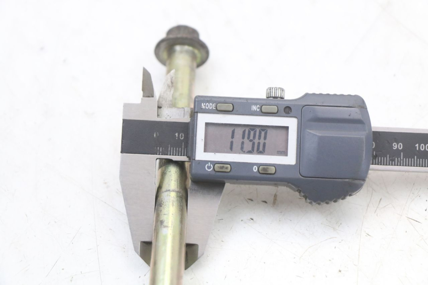 photo de OŚ KOŁA PRZEDNIEGO KYMCO DINK 4T 50 (2007 - 2018) - Inny kąt widzenia