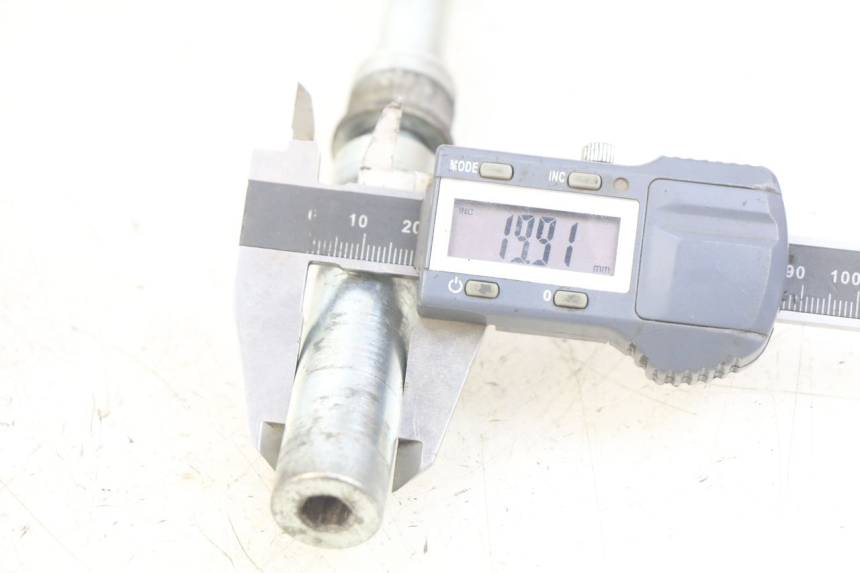 photo de OŚ KOŁA PRZEDNIEGO KYMCO DOWNTOWN ABS 125 (2015 - 2017) - Szczegół części