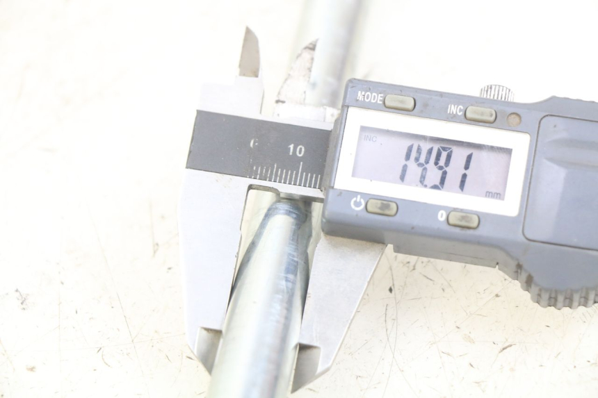 photo de OŚ KOŁA PRZEDNIEGO KYMCO DOWNTOWN ABS 125 (2015 - 2017) - Zoom stanu zużycia