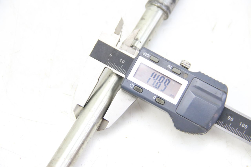 photo de OŚ KOŁA PRZEDNIEGO PEUGEOT ELYSTAR 50 (2002 - 2014) - Zoom stanu zużycia