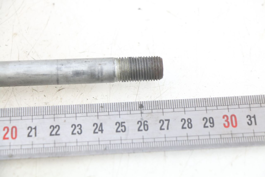 photo de OŚ KOŁA PRZEDNIEGO HONDA FES PANTHEON 2T 125 (1998 - 2002) - Szczegół części