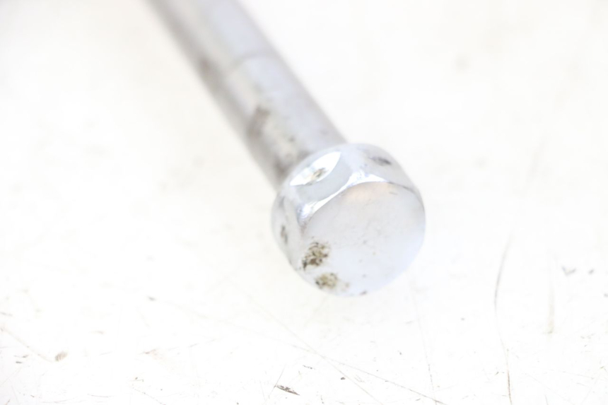 photo de OŚKA KOŁA PRZEDNIEGO YAMAHA FJ 36Y 1100 (1984 - 1985) - Zbliżenie techniczne