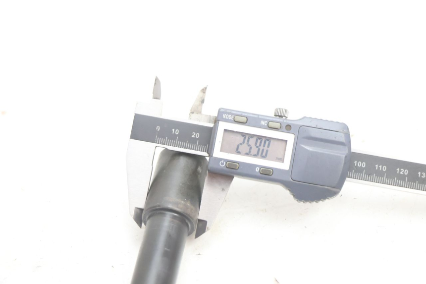 photo de OS PRZEDNIEGO KOŁA YAMAHA FJR 1300 (2001 - 2005) - Zbliżenie techniczne
