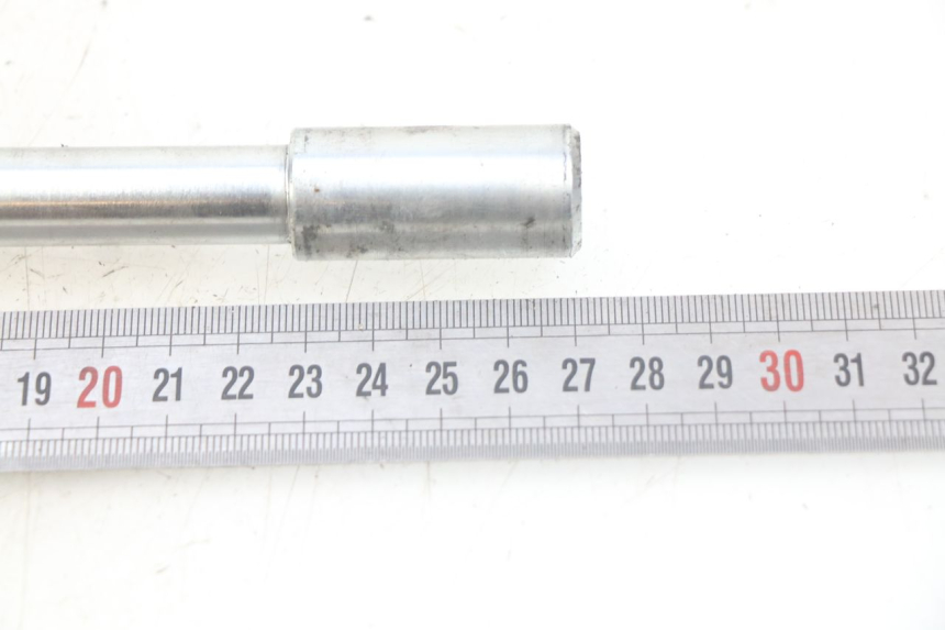 photo de OŚ KOŁA PRZEDNIEGO PIAGGIO FLY 4T 50 (2013 - 2017) - Inny kąt widzenia