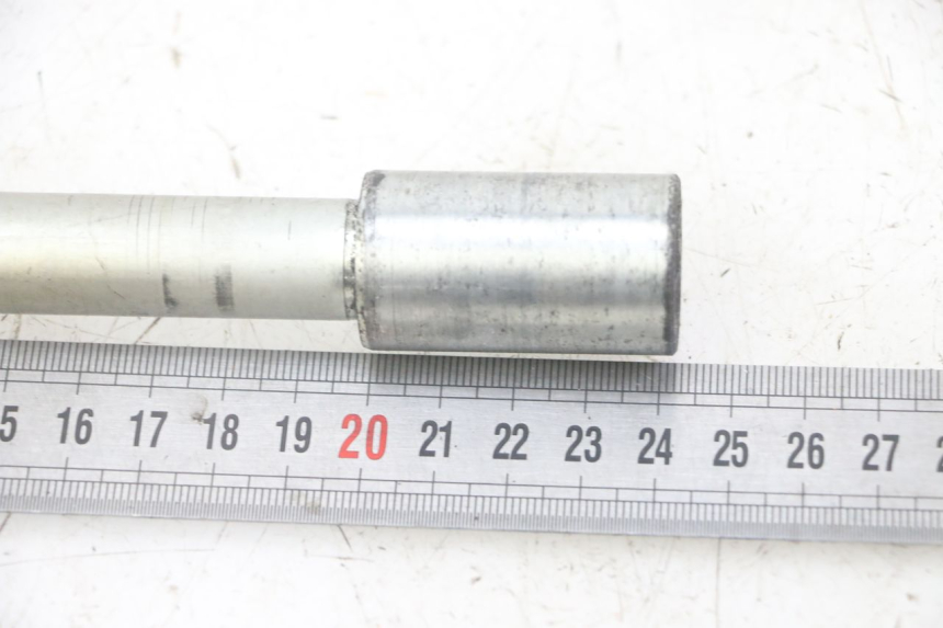 photo de OŚKA KOŁA PRZEDNIEGO HONDA FORZA ABS 300 (2013 - 2017) - Szczegół części