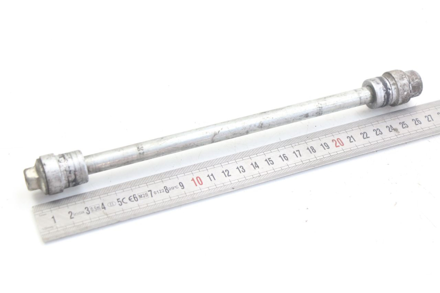 photo de OŚKA KOŁA PRZEDNIEGO HONDA FORZA 125 (2015 - 2016) - Szczegół części