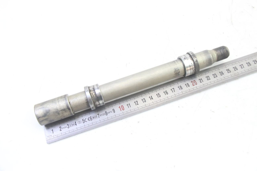 photo de OŚ KOŁA PRZEDNIEGO YAMAHA FZ6 FAZER S2 600 (2007 - 2011) - Zoom stanu zużycia