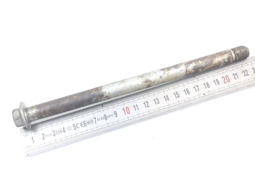 photo de OŚ KOŁA PRZEDNIEGO SUZUKI GN 125 (1997 - 2000) - Szczegół części