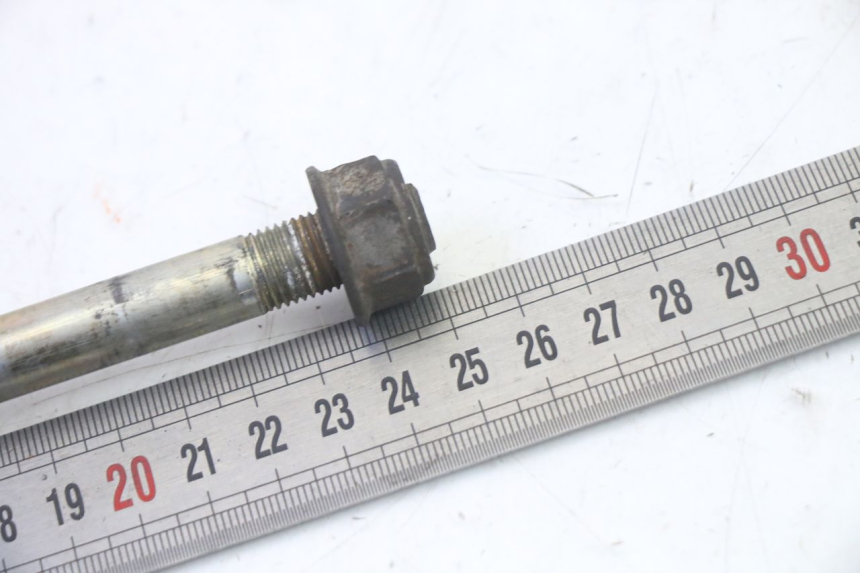 photo de OŚ PRZEDNIEGO KOŁA KYMCO GRAND DINK 125 (2008 - 2014) - Inny kąt widzenia