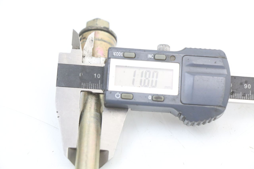 photo de OŚ KOŁA PRZEDNIEGO TNT MOTOR GRIDO 2T 50 (2010 - 2019) - Zbliżenie techniczne