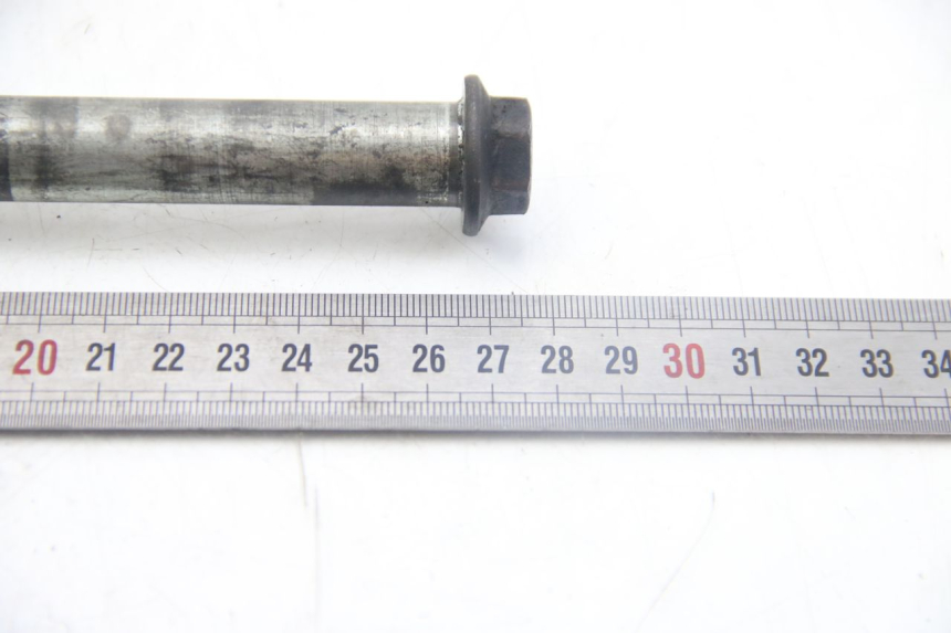 photo de OŚ KOŁA PRZEDNIEGO SUZUKI GSX-F GSX  F 1100 (1988 - 1994) - Zbliżenie techniczne