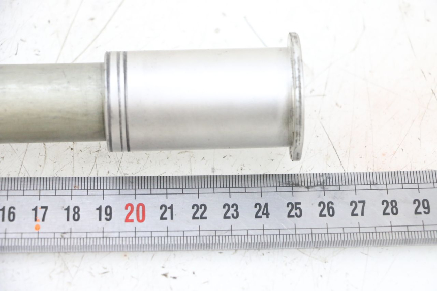 photo de OŚKA KOŁA PRZEDNIEGO SUZUKI GSXR GSX-R 1000 (2003 - 2004) - Szczegół części