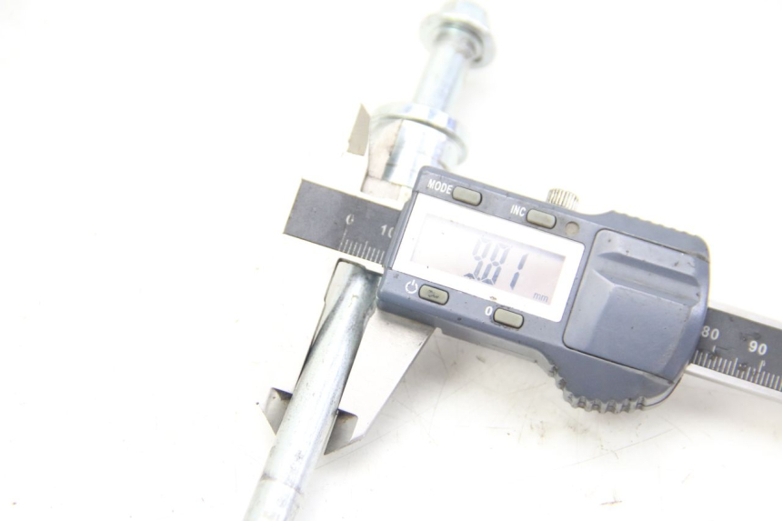 photo de OŚ KOŁA PRZEDNIEGO JM MOTORS GT LINE 4T 50 (2021 - 2023) - Szczegół części