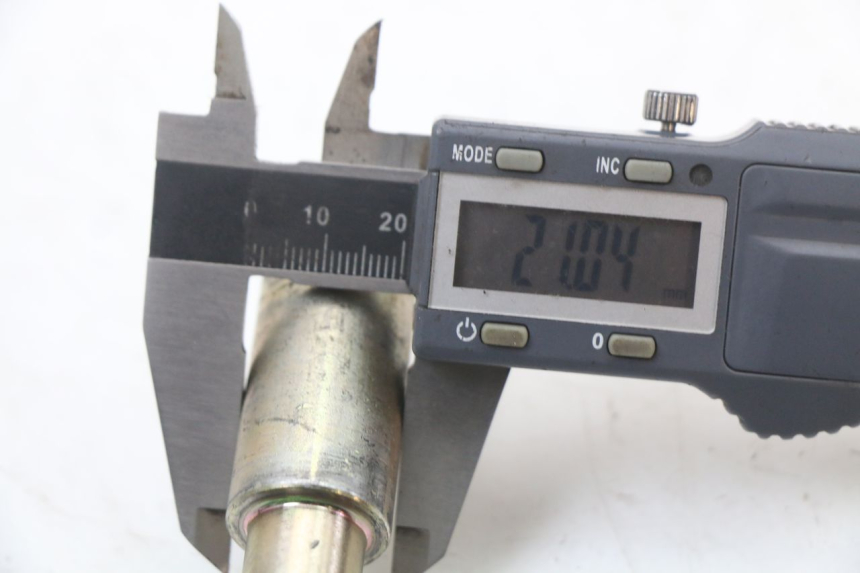 photo de OŚKA KOŁA PRZEDNIEGO HYOSUNG GTR 125 (2006 - 2008) - Inny kąt widzenia