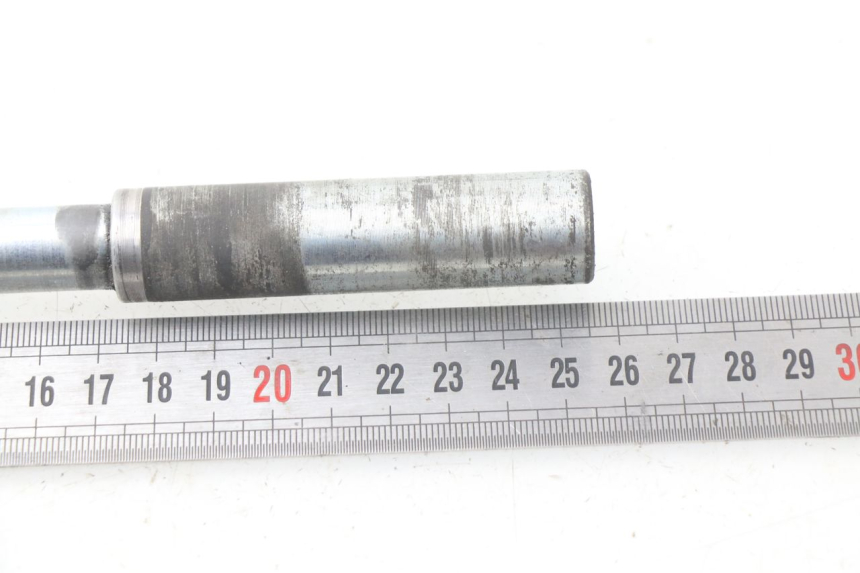 photo de OŚKA KOŁA PRZEDNIEGO SYM GTS EFI ABS 125 (2012 - 2016) - Szczegół części