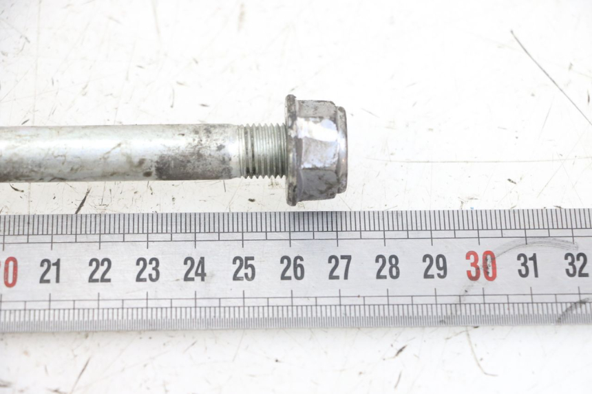 photo de OŚKA KOŁA PRZEDNIEGO HONDA FORZA 125 (2021 - 2025) - Szczegół części