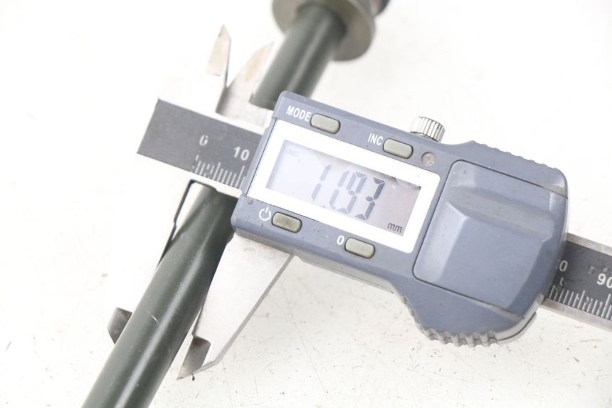 photo de OŚ KOŁA PRZEDNIEGO SYM JET 4 4T 50 (2018 - 2021) - Inny kąt widzenia