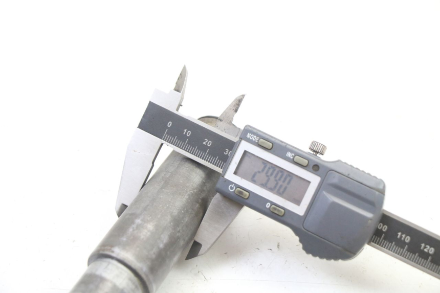 photo de OŚ KOŁA PRZEDNIEGO BMW K 75 RT 750 (1989 - 1997) - Zbliżenie techniczne