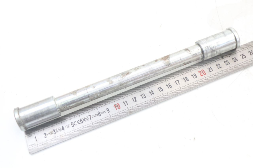 photo de OŚ PRZEDNIEGO KOŁA KAWASAKI GTR 1000 (1994 - 2004) - Szczegół części