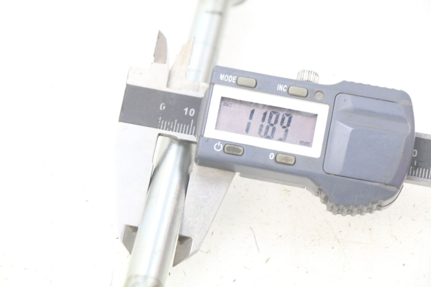 photo de OŚKA KOŁA PRZEDNIEGO PEUGEOT KISBEE 2T 50 (2010 - 2017) - Szczegół części