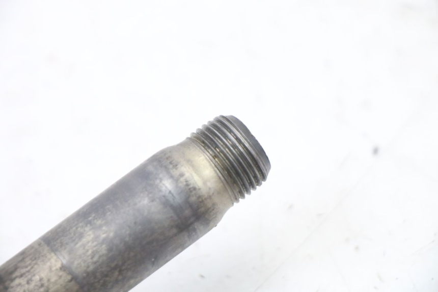 photo de OŚ KOŁA PRZEDNIEGO KAWASAKI KX F KXF 450 (2009 - 2011) - Szczegół części