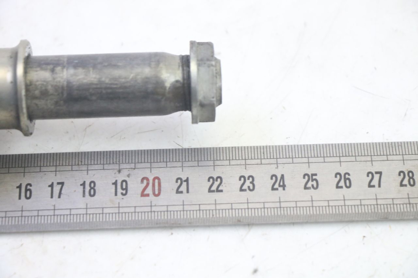 photo de OŚ KOŁA PRZEDNIEGO KAWASAKI KXF KX-F 250 (2017 - 2019) - Inny kąt widzenia