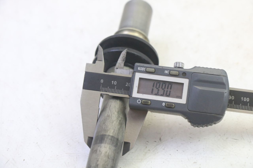 photo de OŚ KOŁA PRZEDNIEGO KAWASAKI KXF KX-F 250 (2017 - 2019) - Widok ogólny