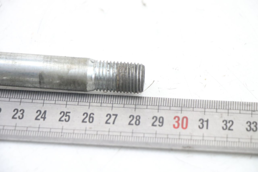 photo de OŚ KOŁA PRZEDNIEGO KYMCO DINK STREET 125 (2009 - 2014) - Inny kąt widzenia