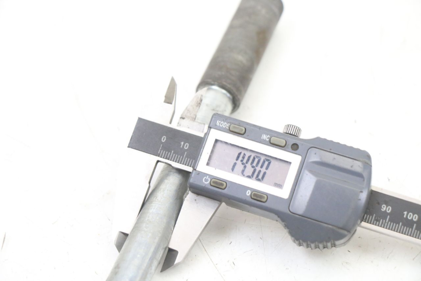 photo de OŚ KOŁA PRZEDNIEGO KYMCO DINK STREET 125 (2009 - 2014) - Widok ogólny