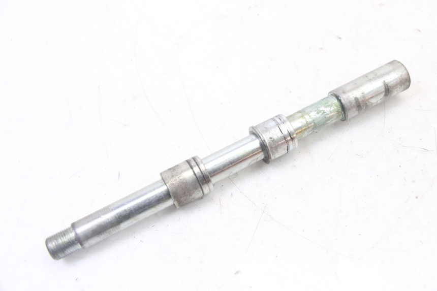 photo de OŚ KOŁA PRZEDNIEGO KYMCO XCITING 500 (2007 - 2010) - Szczegół części