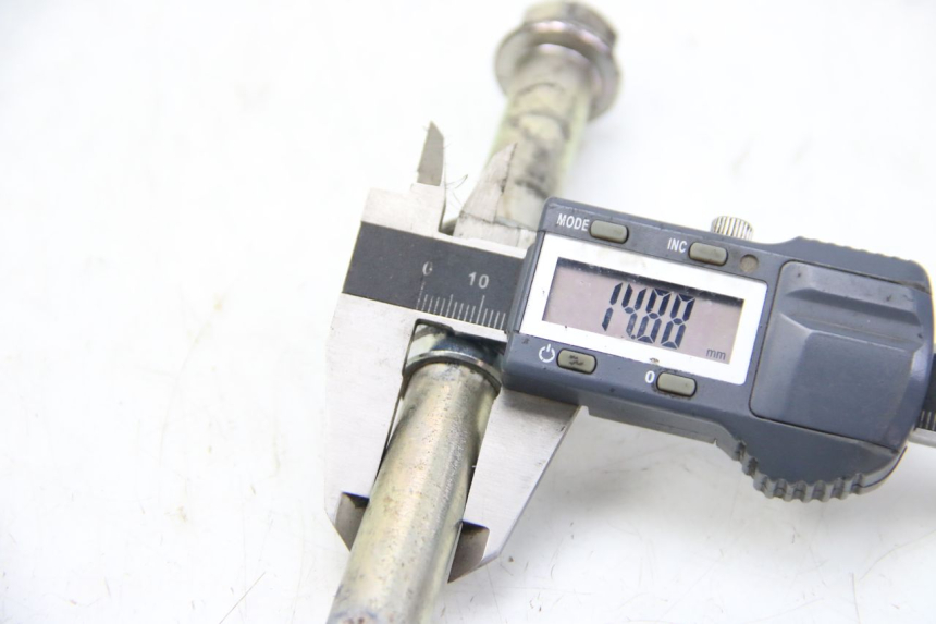 photo de OŚ KOŁA PRZEDNIEGO PIAGGIO LIBERTY IGET 4T 50 (2015 - 2020) - Szczegół części