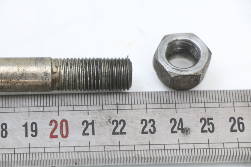 photo de OŚ KOŁA PRZEDNIEGO PEUGEOT LUDIX 50 (2008 - 2017) - Zoom stanu zużycia