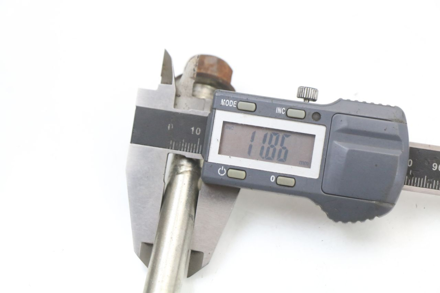 photo de OŚ KOŁA PRZEDNIEGO PEUGEOT LUDIX 50 (2008 - 2017) - Inny kąt widzenia