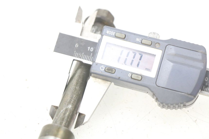 photo de OŚKA KOŁA PRZEDNIEGO EUROCKA MATADOR 4T 50 (2010 - 2016) - Inny kąt widzenia