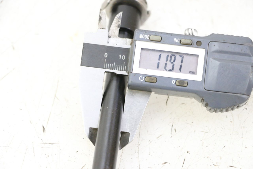 photo de OŚ PRZEDNIEGO KOŁA DUALTRON MINI SPECIAL 1 - Inny kąt widzenia