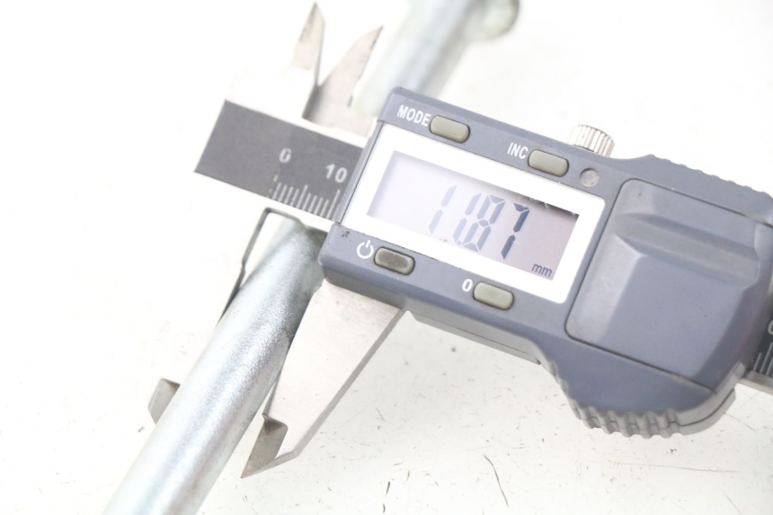 photo de OŚ KOŁA PRZEDNIEGO YAMASAKI MSX 50 (2013 - 2022) - Szczegół części