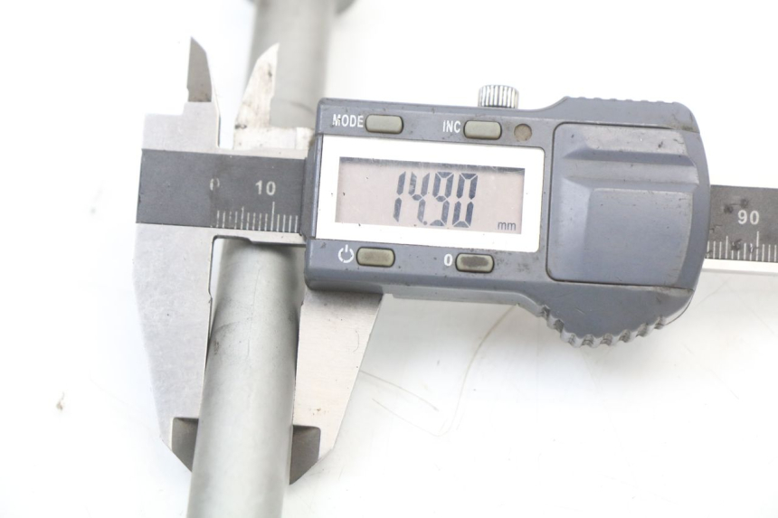 photo de OŚKA KOŁA PRZEDNIEGO PIAGGIO NEW TYPHOON 50 (2018 - 2021) - Zbliżenie techniczne