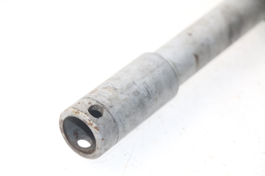 photo de OŚKA KOŁA PRZEDNIEGO HONDA NSS EX FORZA 250 (2005 - 2013) - Inny kąt widzenia