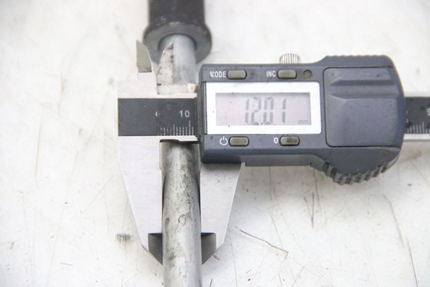 photo de OŚ KOŁA PRZEDNIEGO HONDA PES PS I 125 (2006 - 2012) - Zoom stanu zużycia