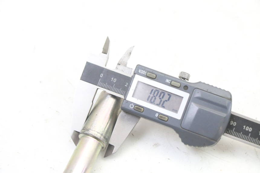 photo de OŚ KOŁA PRZEDNIEGO PEUGEOT CITYSTAR 2T 50 (2018 - 2021) - Zbliżenie techniczne