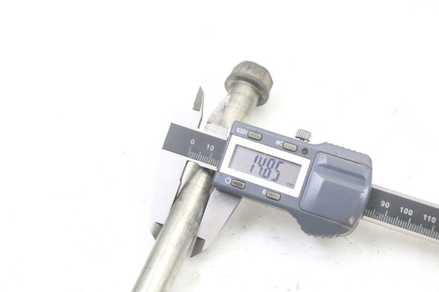 photo de OŚ KOŁA PRZEDNIEGO PEUGEOT TKR TREKKER FURIOUS 50 (2005 - 2014) - Zbliżenie techniczne