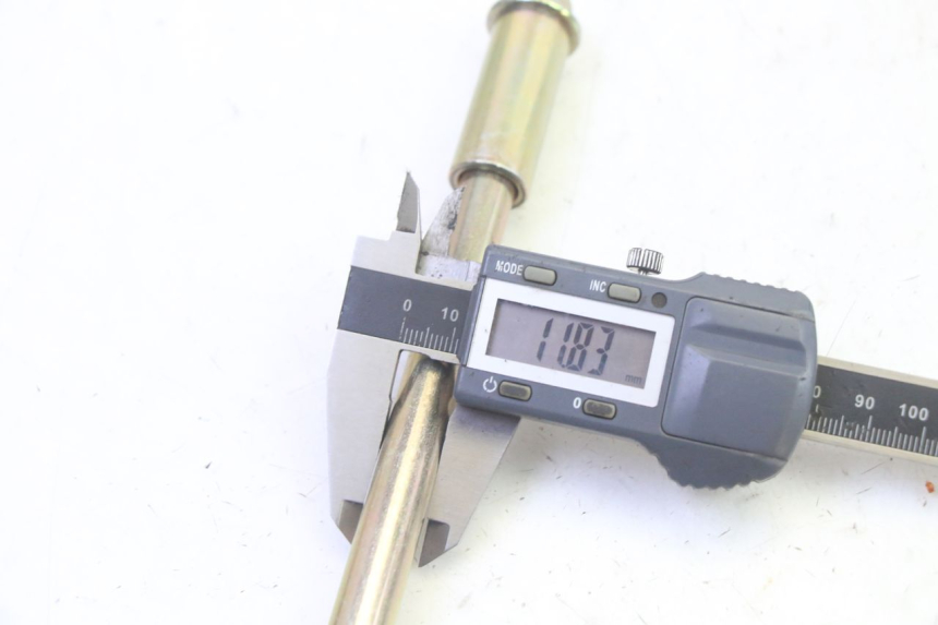 photo de OŚ KOŁA PRZEDNIEGO EFUN PUSA 1 - Zbliżenie techniczne