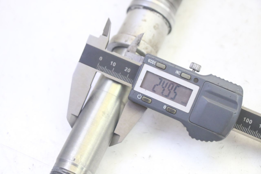 photo de OŚ KOŁA PRZEDNIEGO BMW R RT ABS 1200 (2010 - 2014) - Widok ogólny