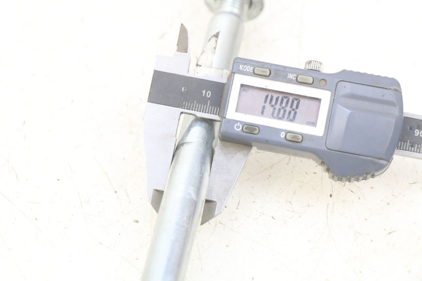 photo de OŚKA KOŁA PRZEDNIEGO YAMASAKI RAPTOR 50 (2013 - 2018) - Szczegół części