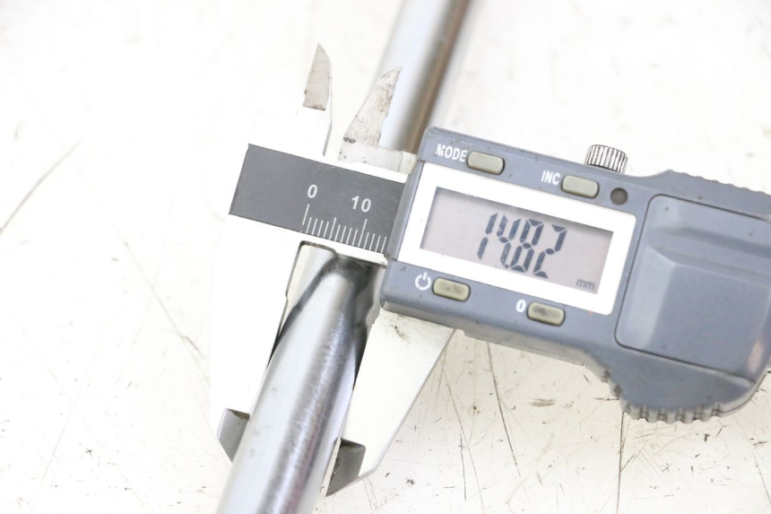 photo de OŚ KOŁA PRZEDNIEGO REGAL RAPTOR RAXTER 2 125 (2007 - 2015) - Szczegół części