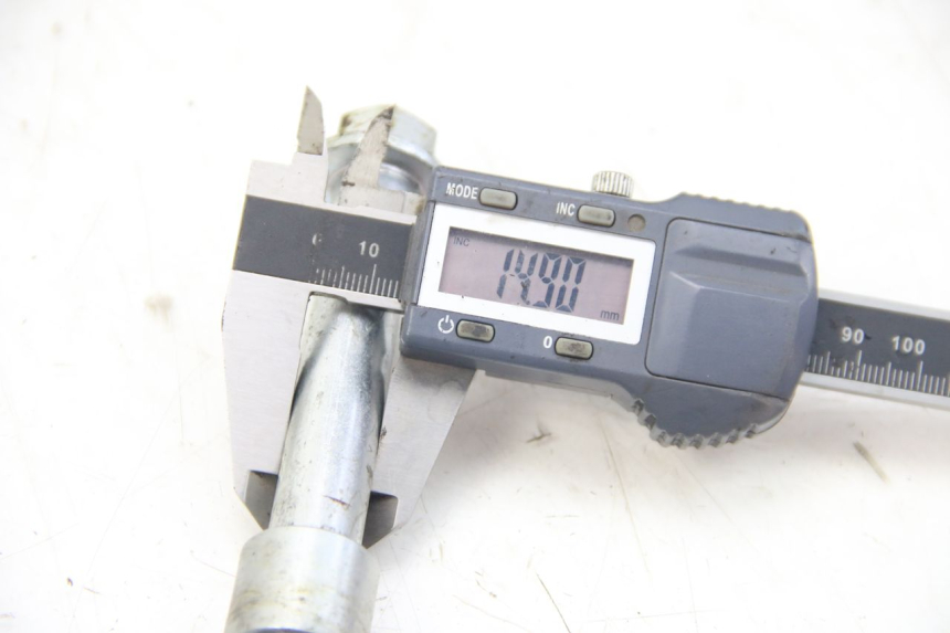 photo de OŚKA KOŁA PRZEDNIEGO APOLLO RFZ 125 - Szczegół części